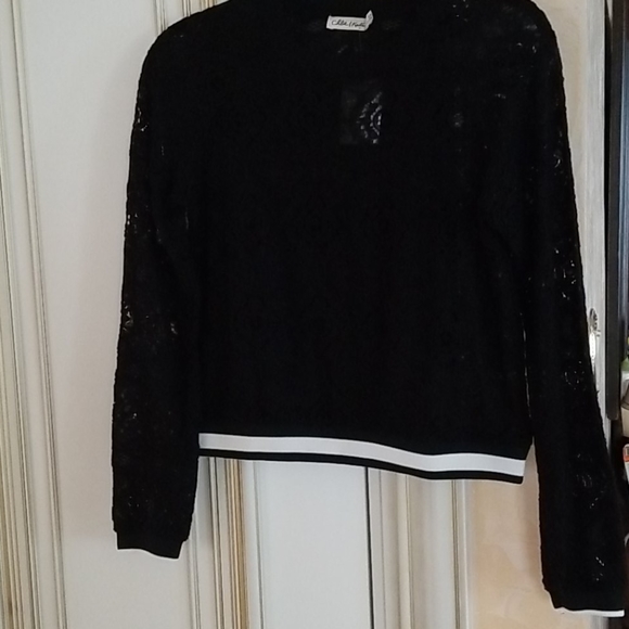 Top - Picture 2 of 3